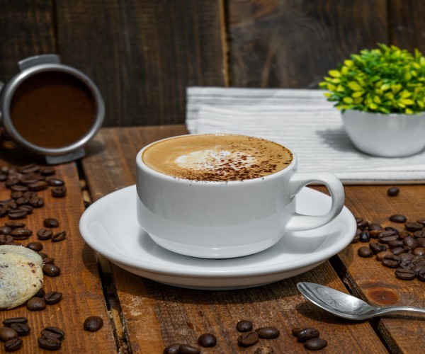 كابتشينو (وسط)